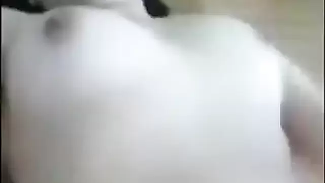 Asian babe expects orgasm from fingering